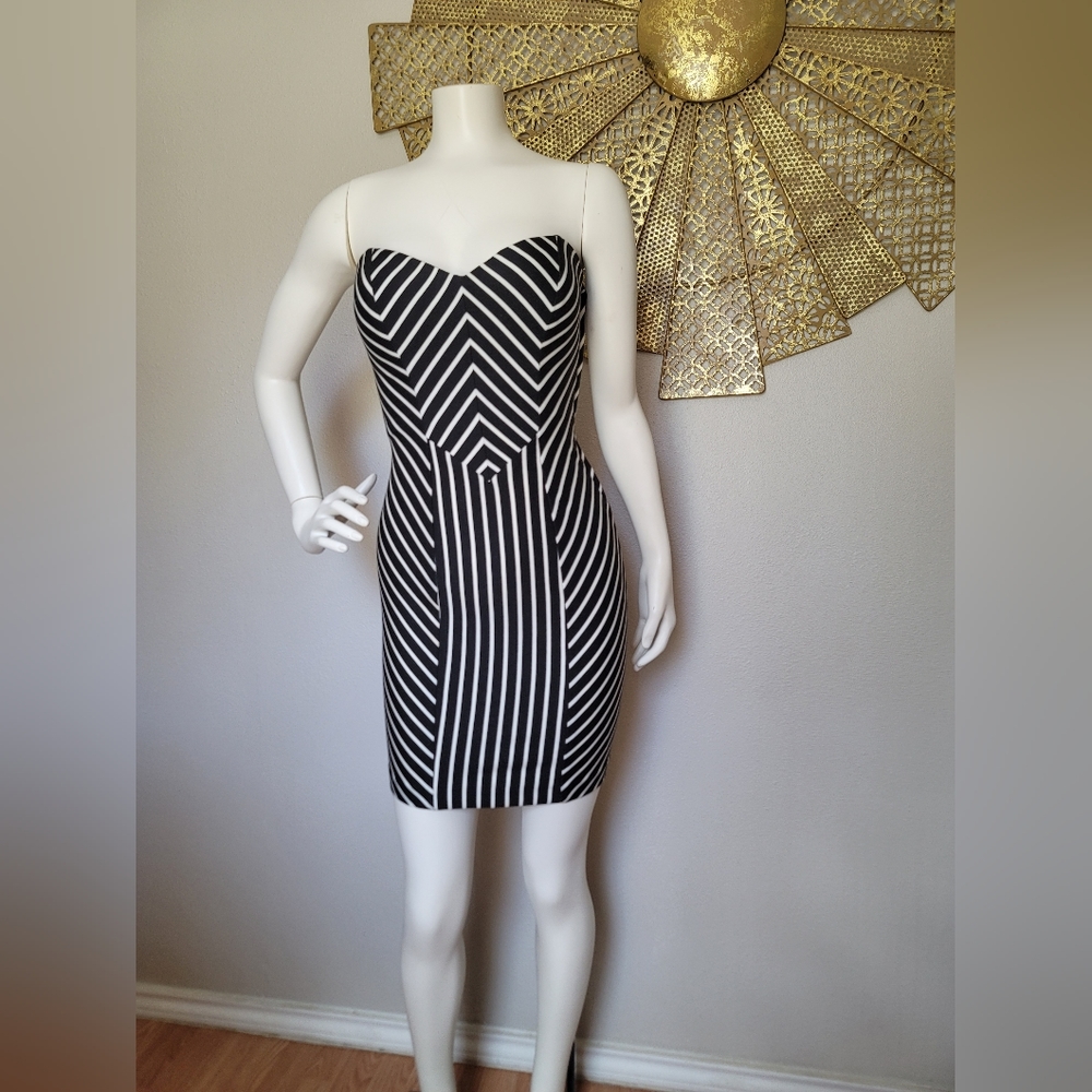 NWT GUESS dress strapless sexy xs